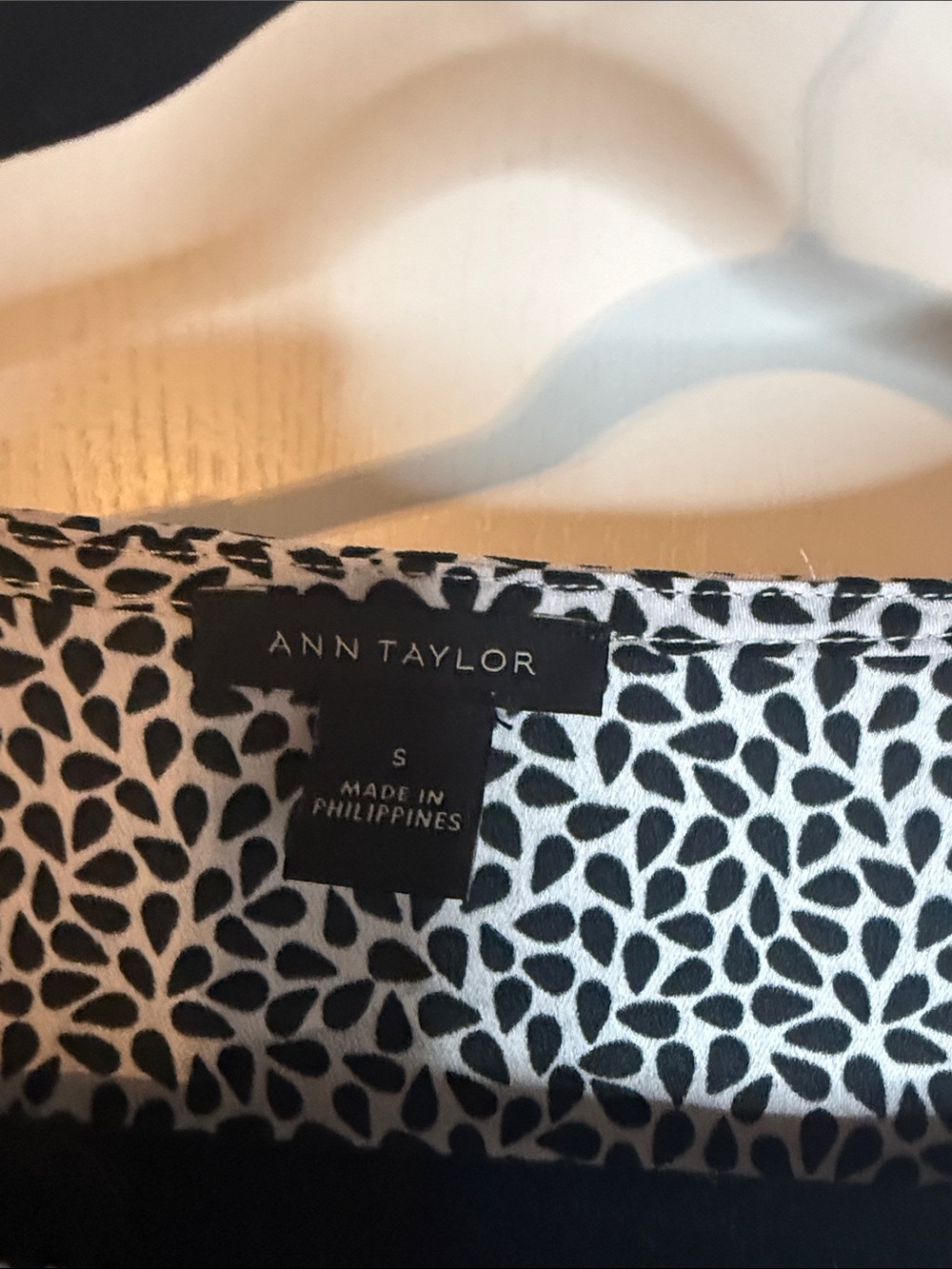 Ann Taylor Black & White Printed V-Neck Ruffle Blouse - Picture 2 of 5
